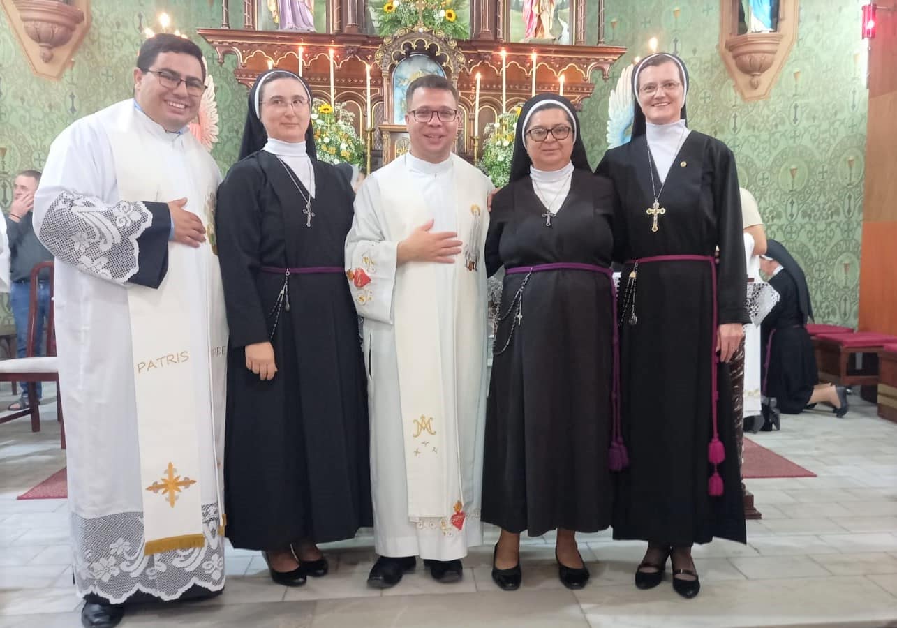 Irm S Franciscanas Da Sagrada Fam Lia Celebram Bodas De Vida Religiosa